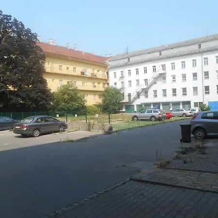 Albrecht Tkalcovska *
