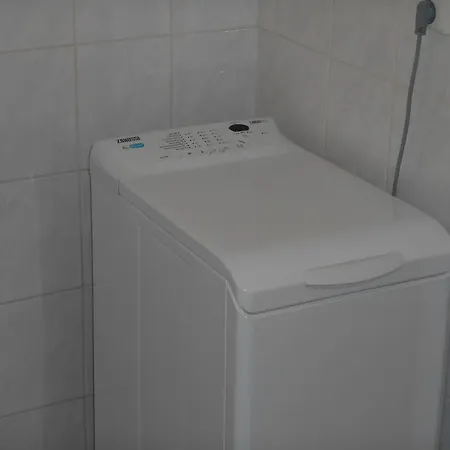 Albrecht Tkalcovska Apartment *