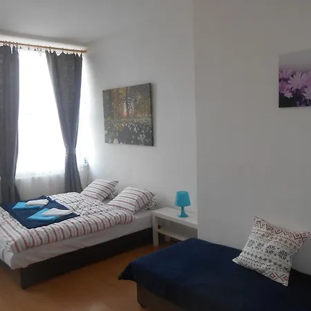 Albrecht Tkalcovska Apartment *